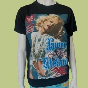 Vtg 2005 Gwen Stefani Harajuku Lovers Tour Concert Tee ft The Black Eyed Peas